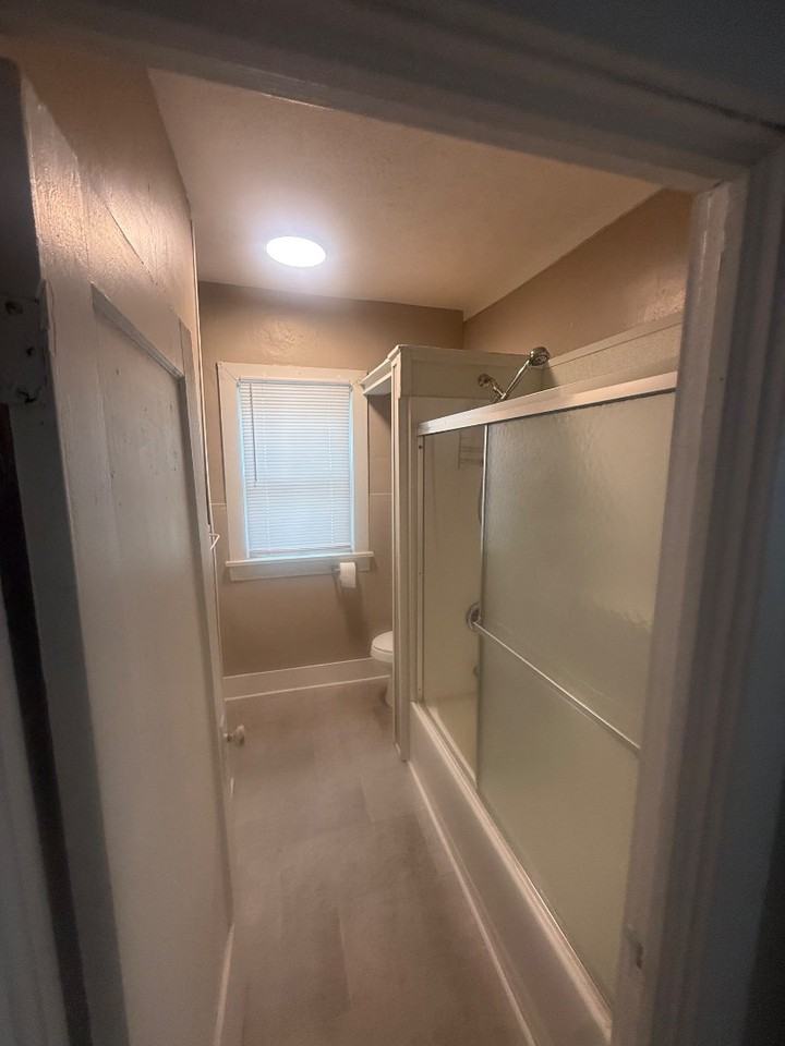 301 E 4th Ave - Photo 6 of 9