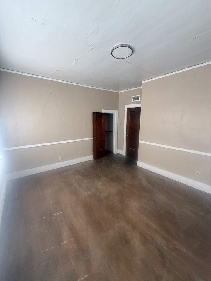 301 E 4th Ave - Photo 7 of 9