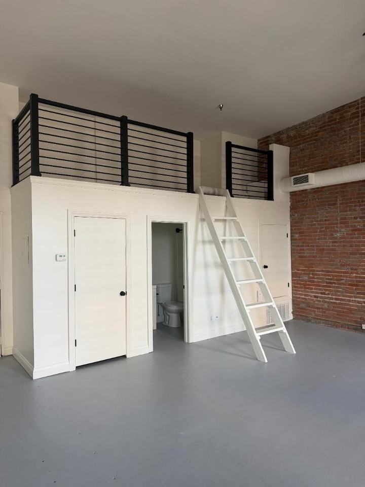 412 Delaware St - Photo 3 of 11