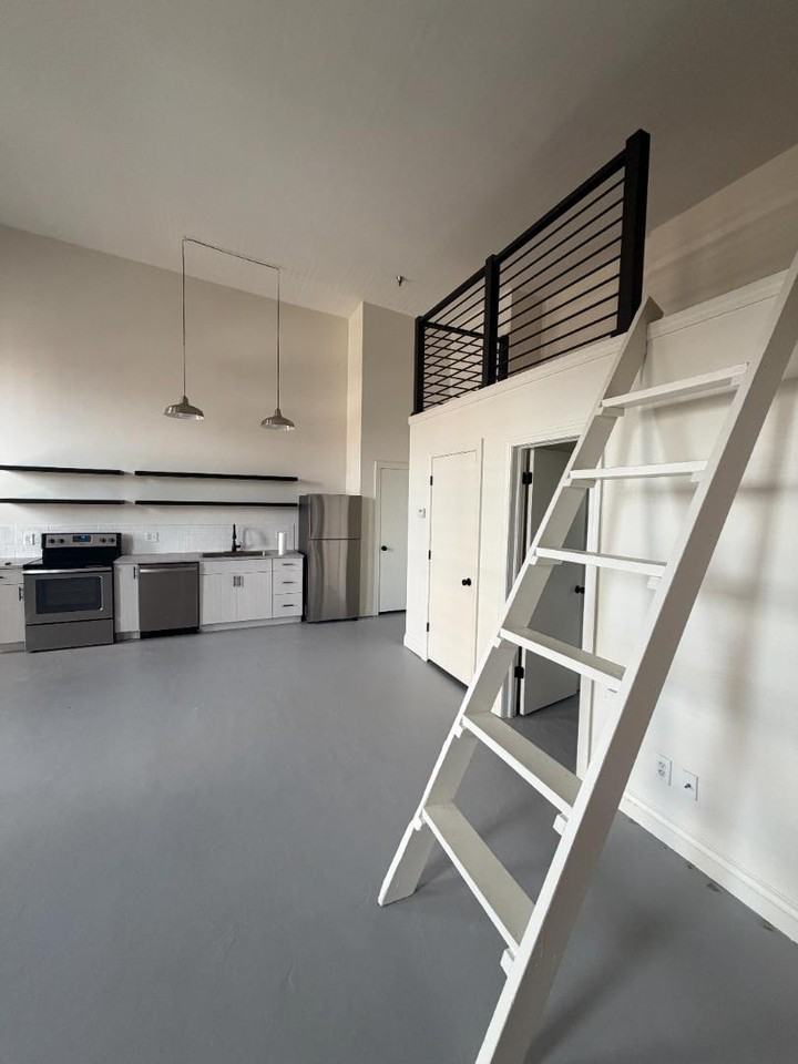 412 Delaware St - Photo 4 of 11
