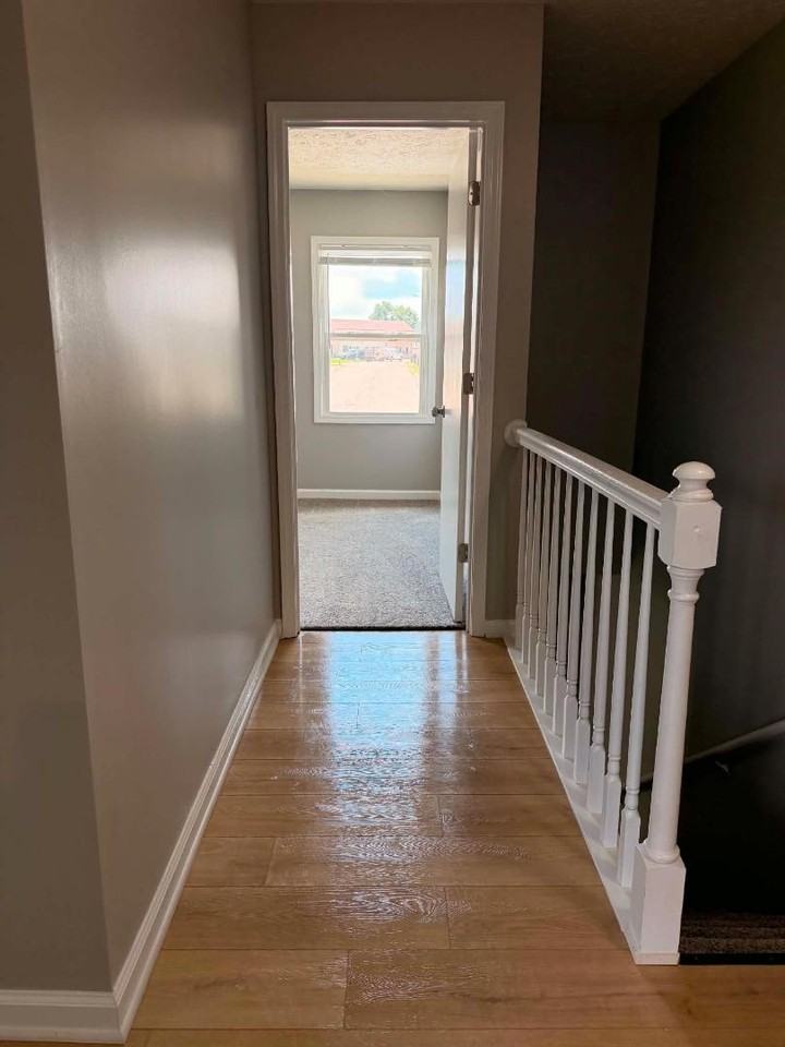 225 Tulip Dr - Photo 6 of 10