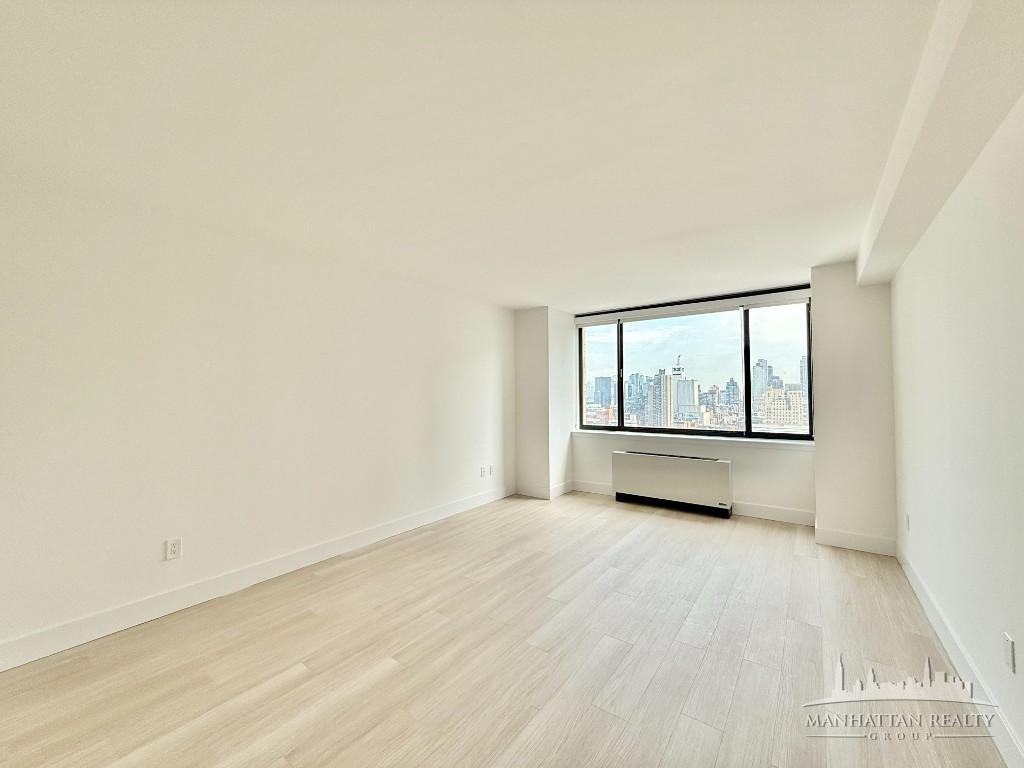 W 42nd St #21H - Photo 2 of 10
