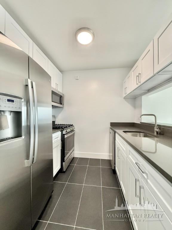 W 42nd St #21H - Photo 3 of 10