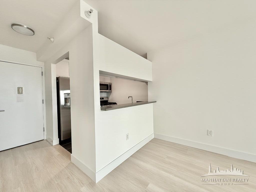 W 42nd St #21H - Photo 4 of 10