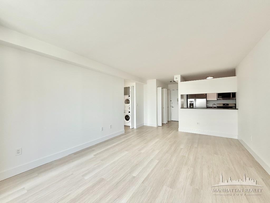 W 42nd St #21H - Photo 5 of 10