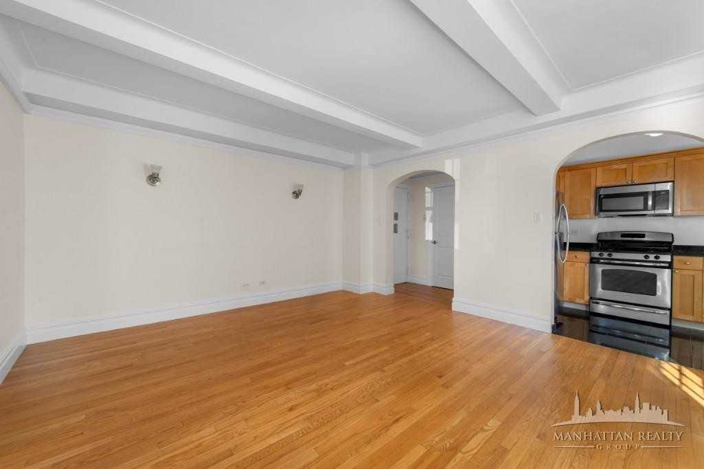 Christopher St #3J - Photo 3 of 7