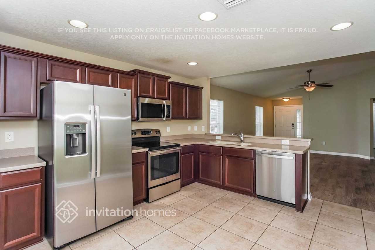 8222 Summer Wood Ln - Photo 6 of 17