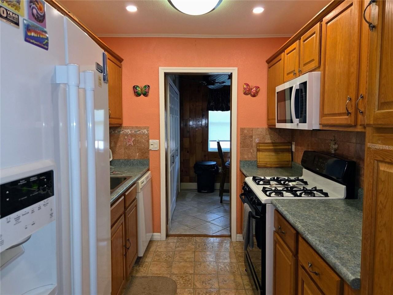 10036 63rd Ave N #23 - Photo 6 of 45