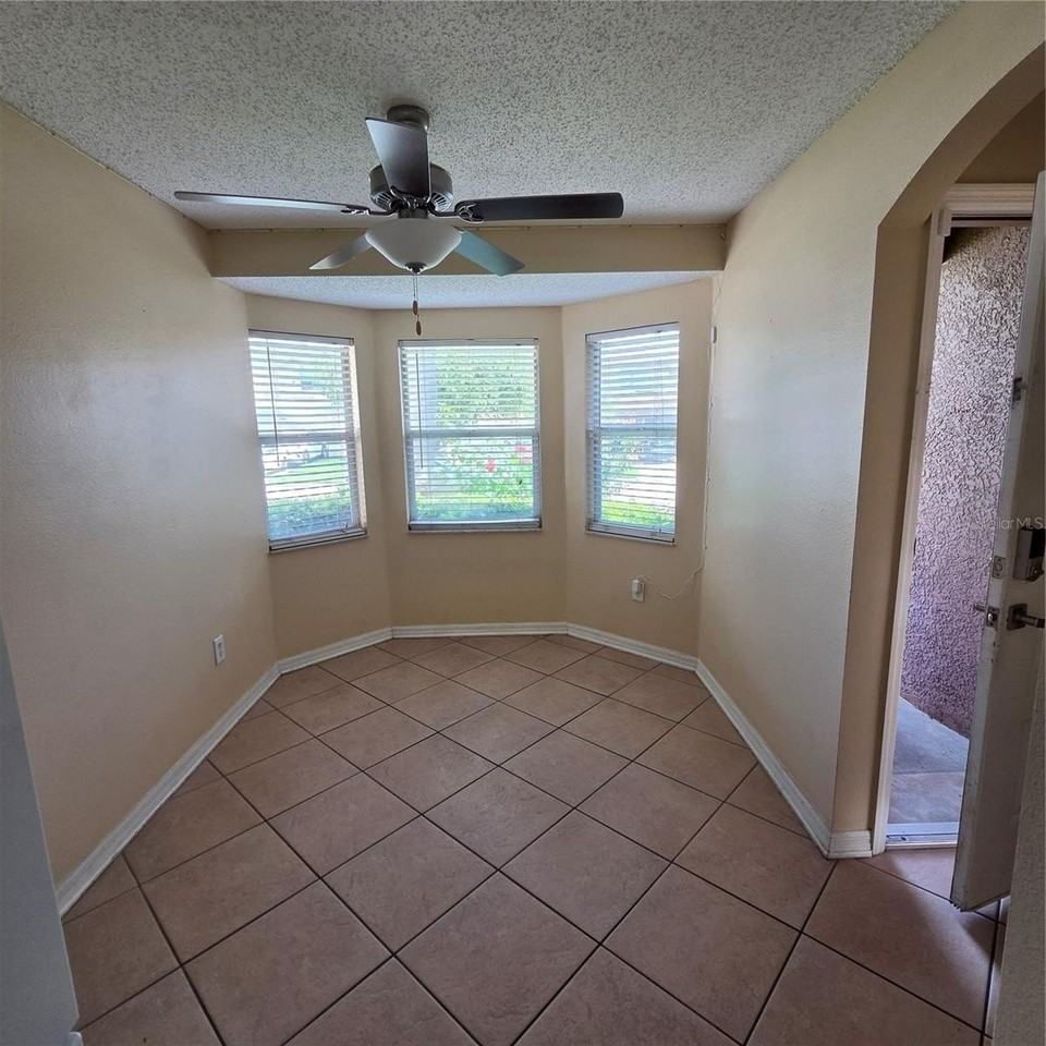 27201 La Jolla Way - Photo 3 of 8