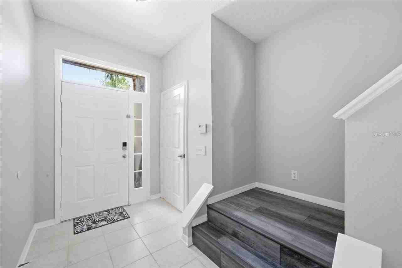 752 Vallance Way Ne - Photo 6 of 39