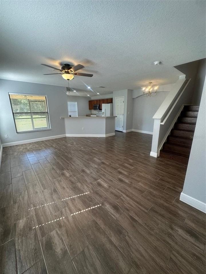 2516 Edgewater Falls Dr - Photo 2 of 18