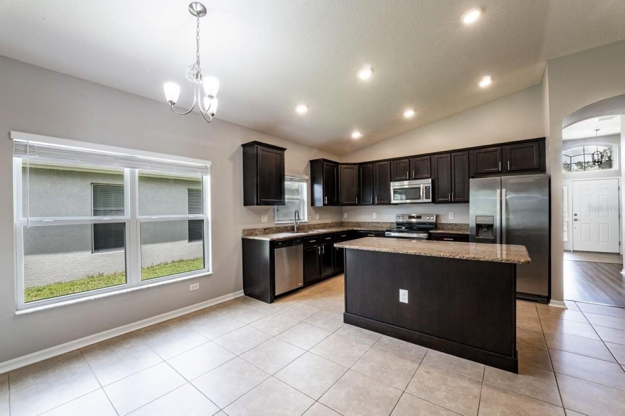 34424 Blue Ash Ct - Photo 6 of 35
