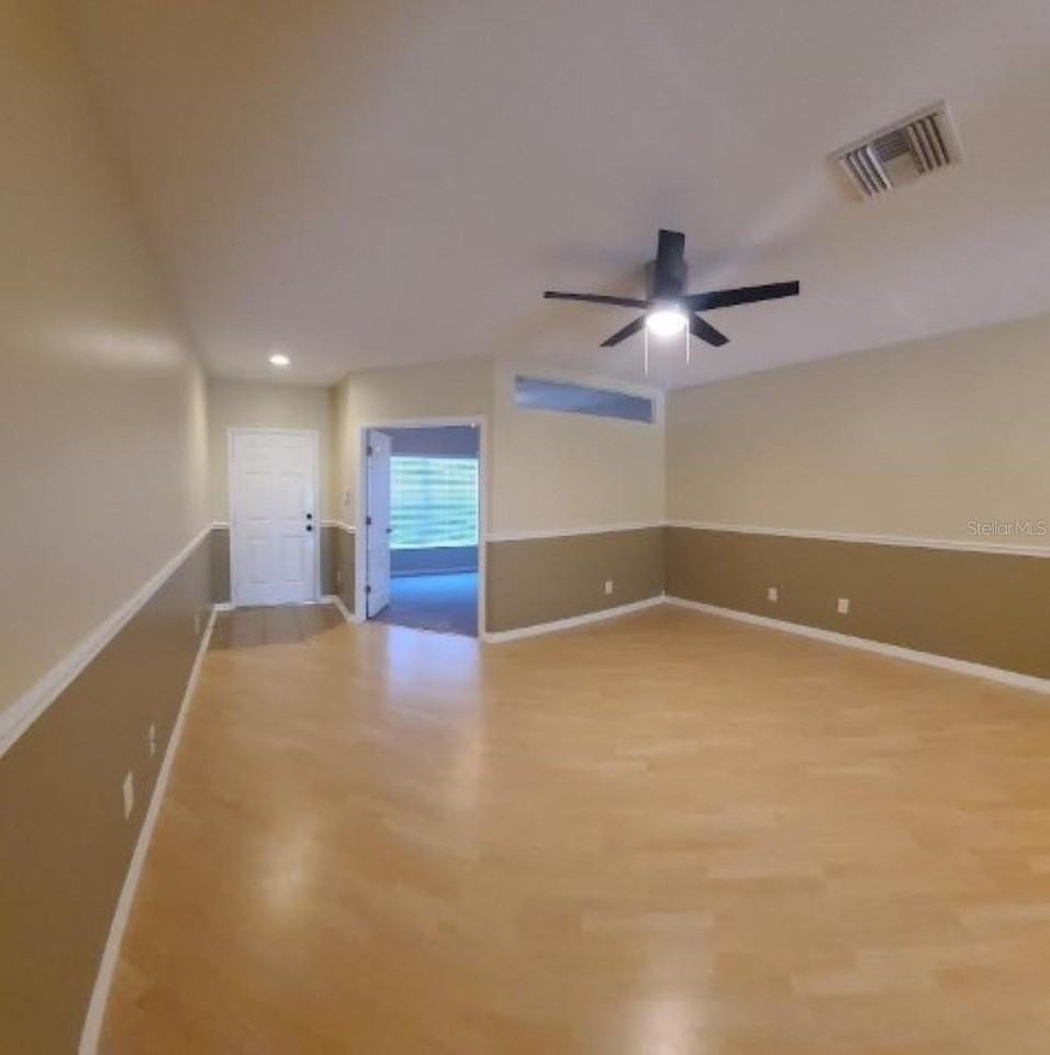 15746 Stable Run Dr - Photo 5 of 44