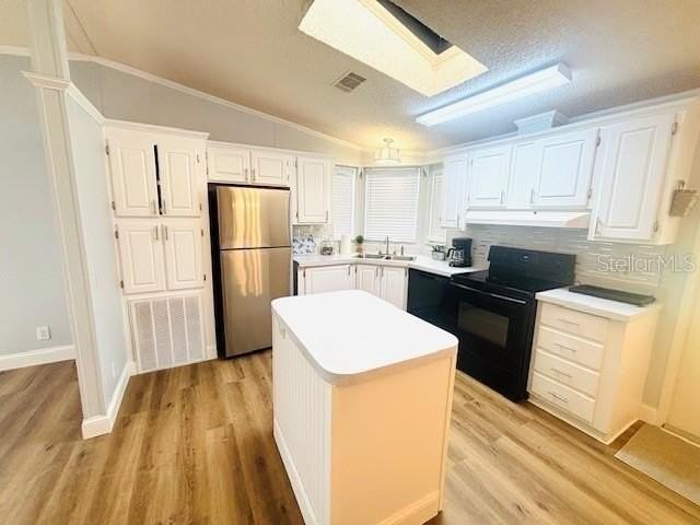 7112 Pine Needle Ln - Photo 3 of 21