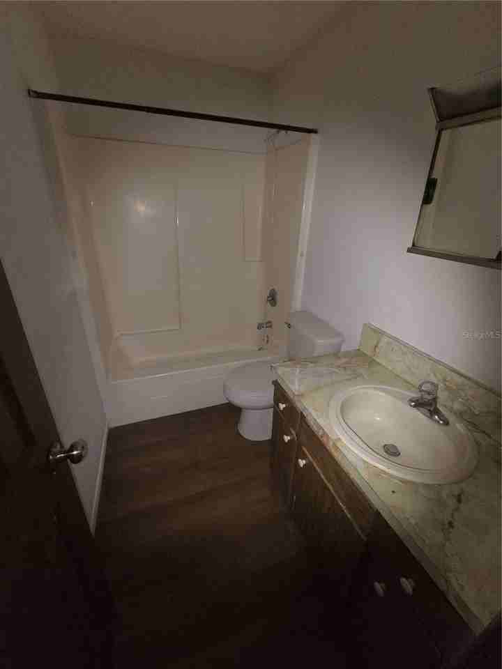 830 N Clake St #1 - Photo 7 of 7