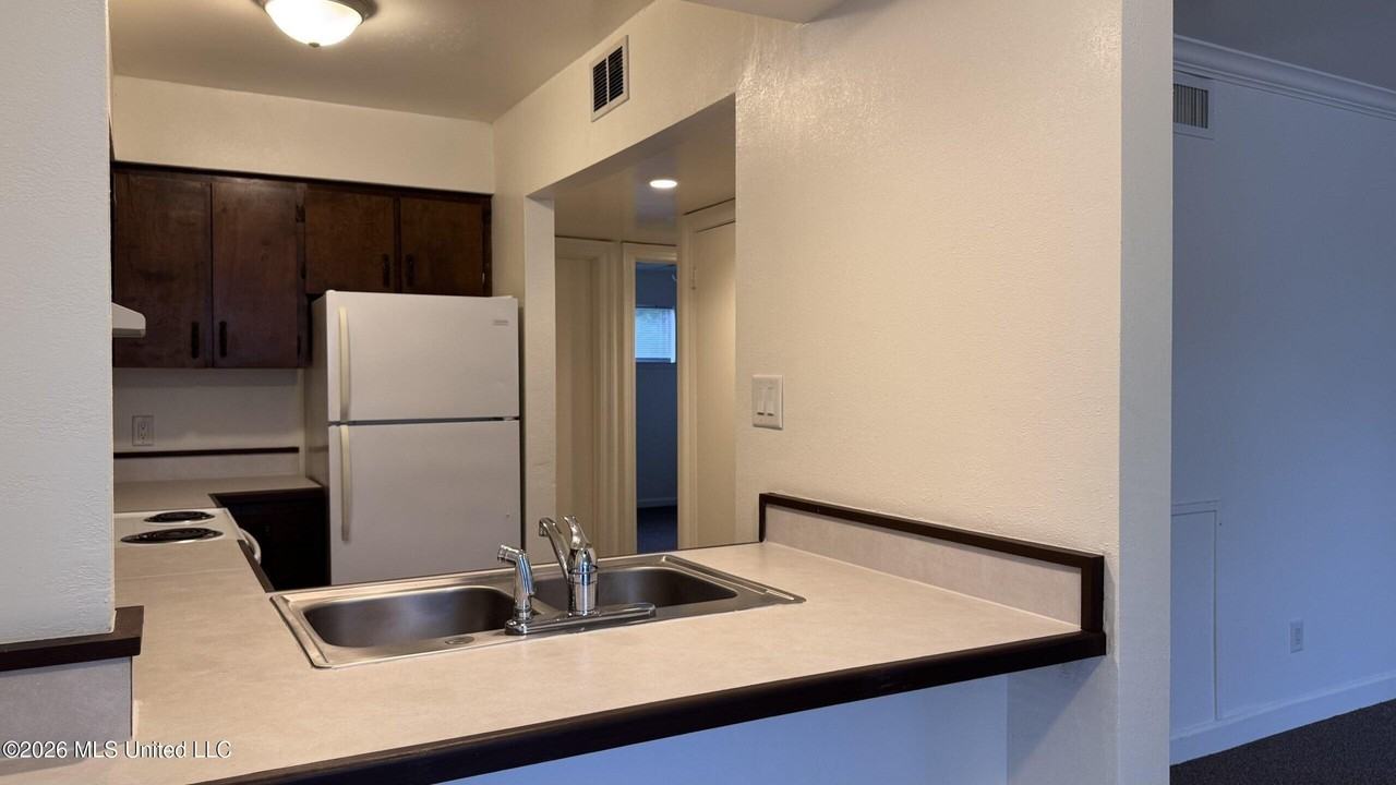 131 Althea St Apt A1 - Photo 3 of 8