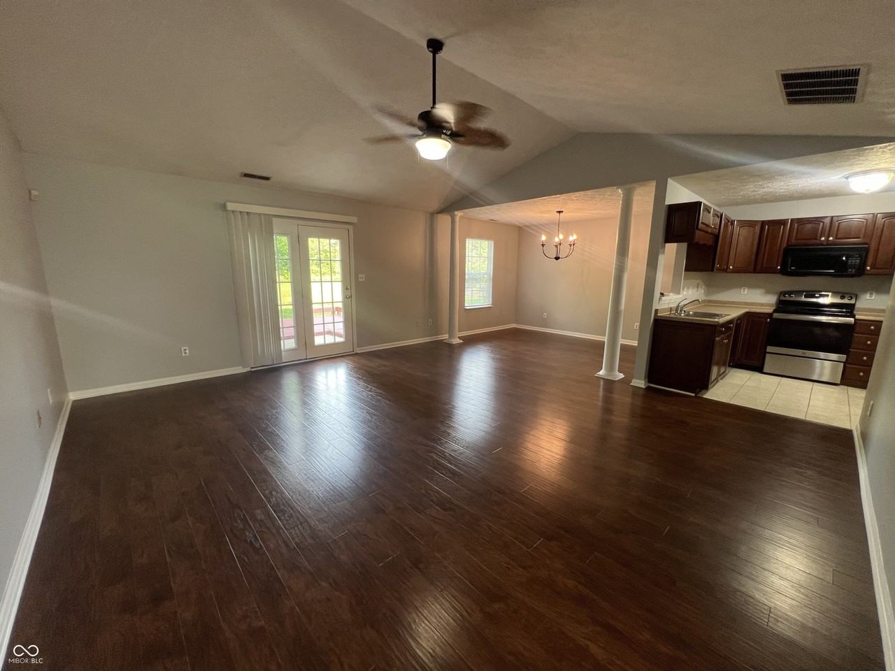 6735 Lexington Cir - Photo 5 of 23