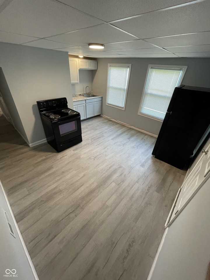 15 N Riley Ave #4 - Photo 3 of 10