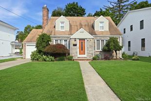 442 Langley Ave - Photo 1 of 1