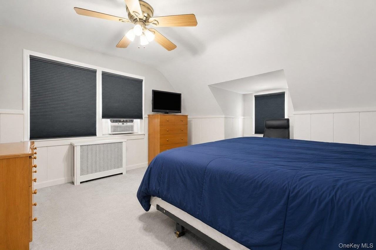 442 Langley Ave - Photo 6 of 14