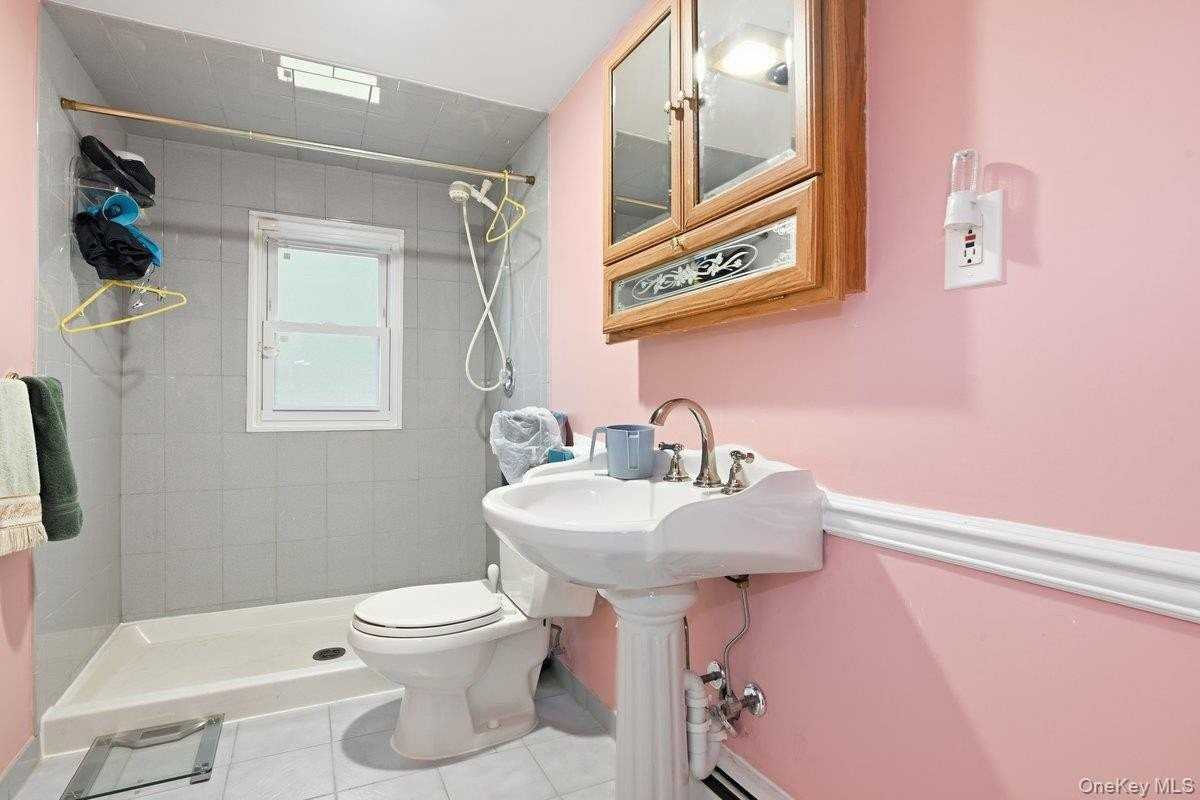 442 Langley Ave - Photo 7 of 14