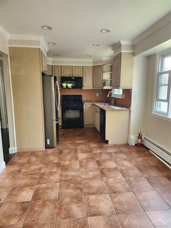 548 S 9th Ave #2 - Photo 4 of 9