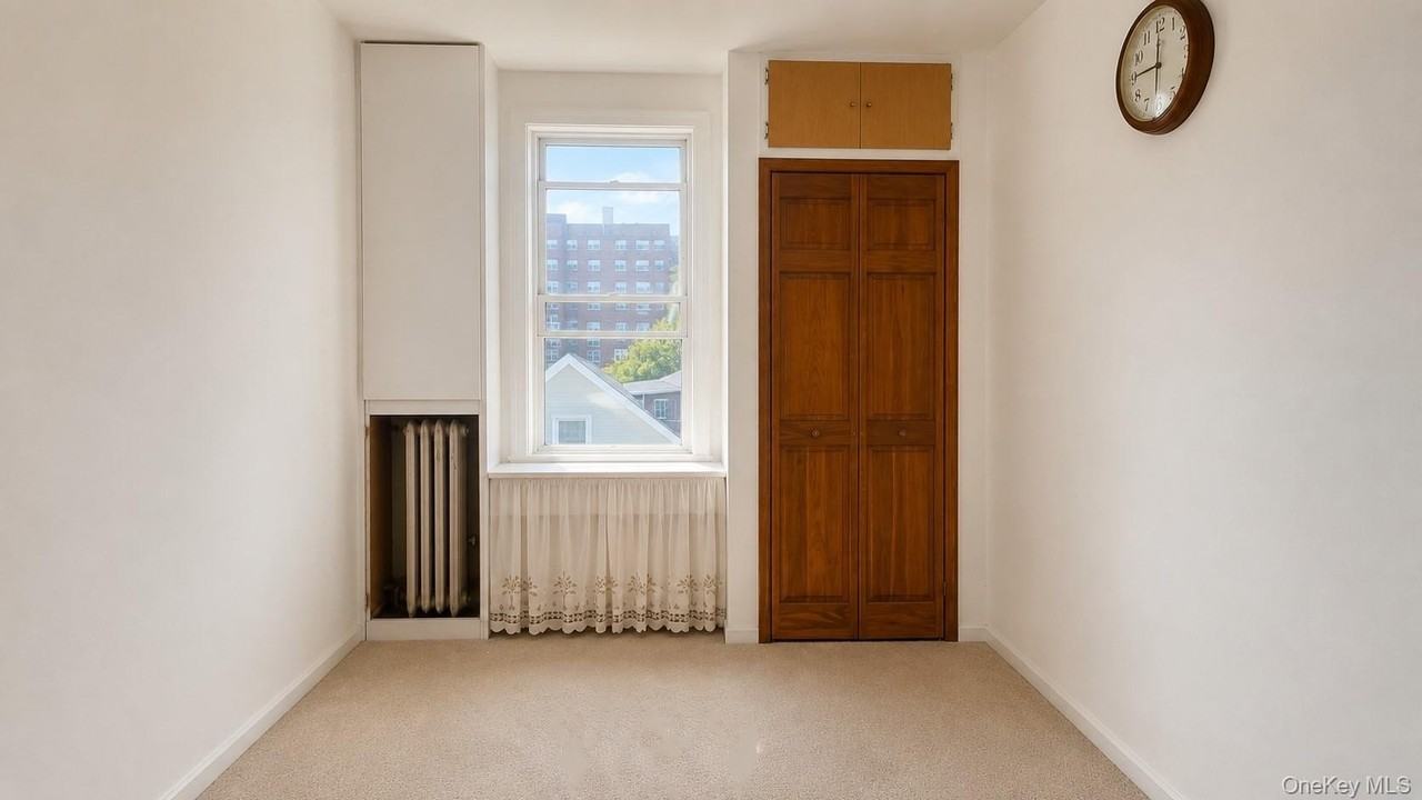 14708 33rd Ave - Photo 3 of 4