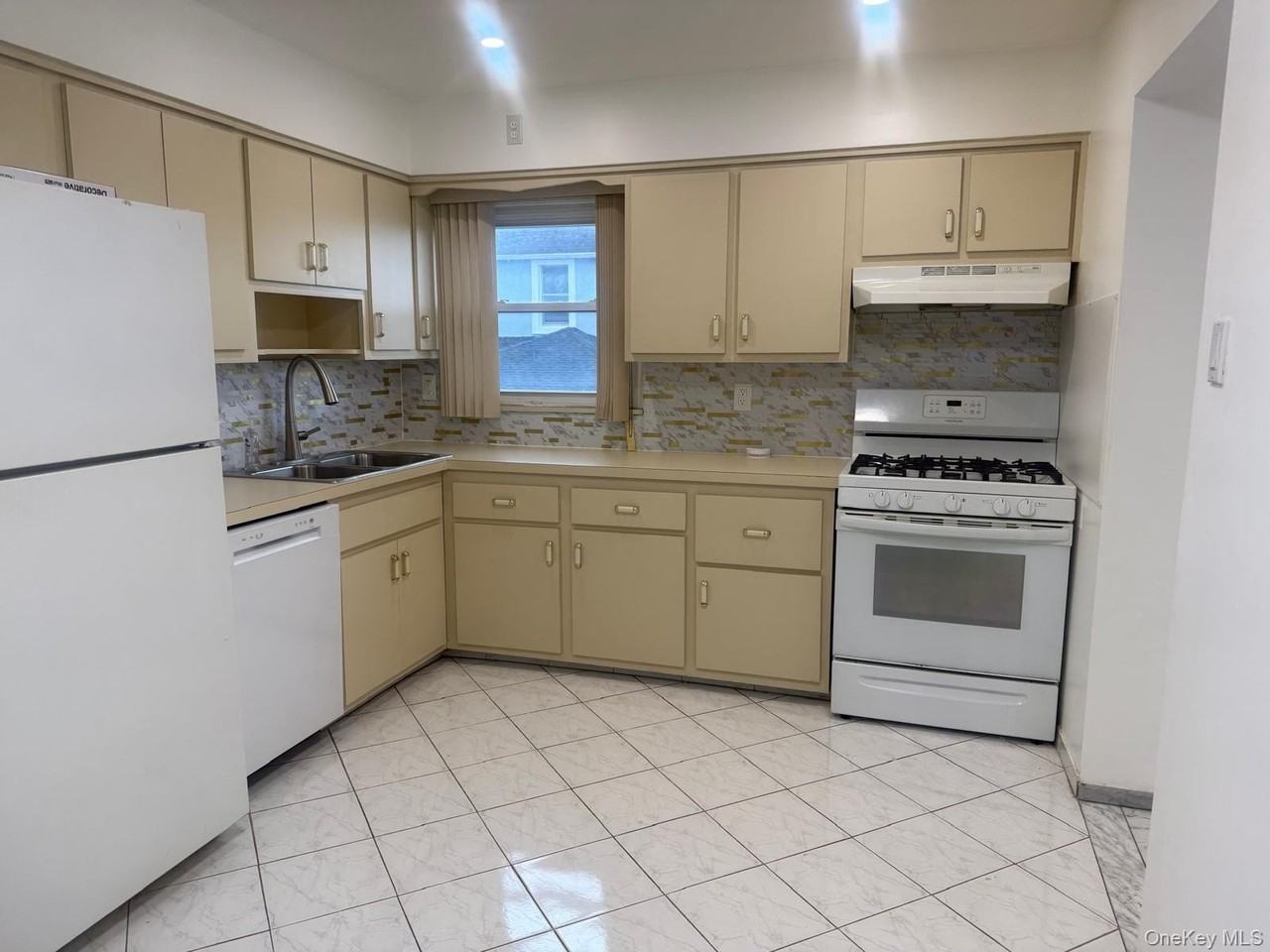 306 Hamilton Ave #2ndFL - Photo 7 of 18