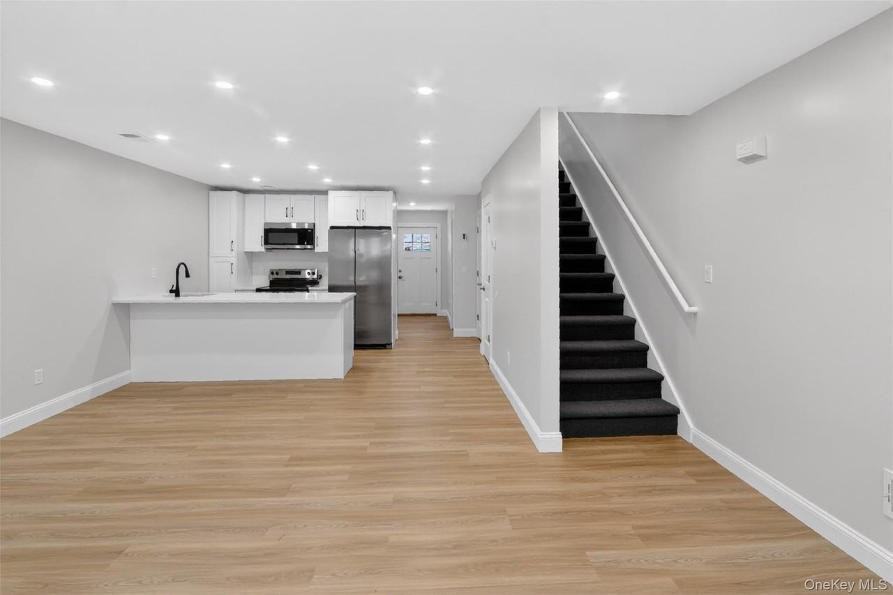 64 Manor Pl - Photo 4 of 38