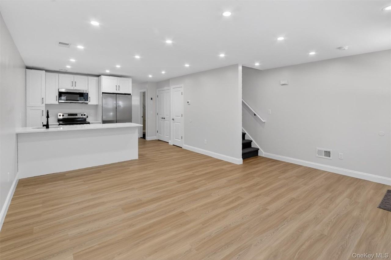 64 Manor Pl - Photo 5 of 38