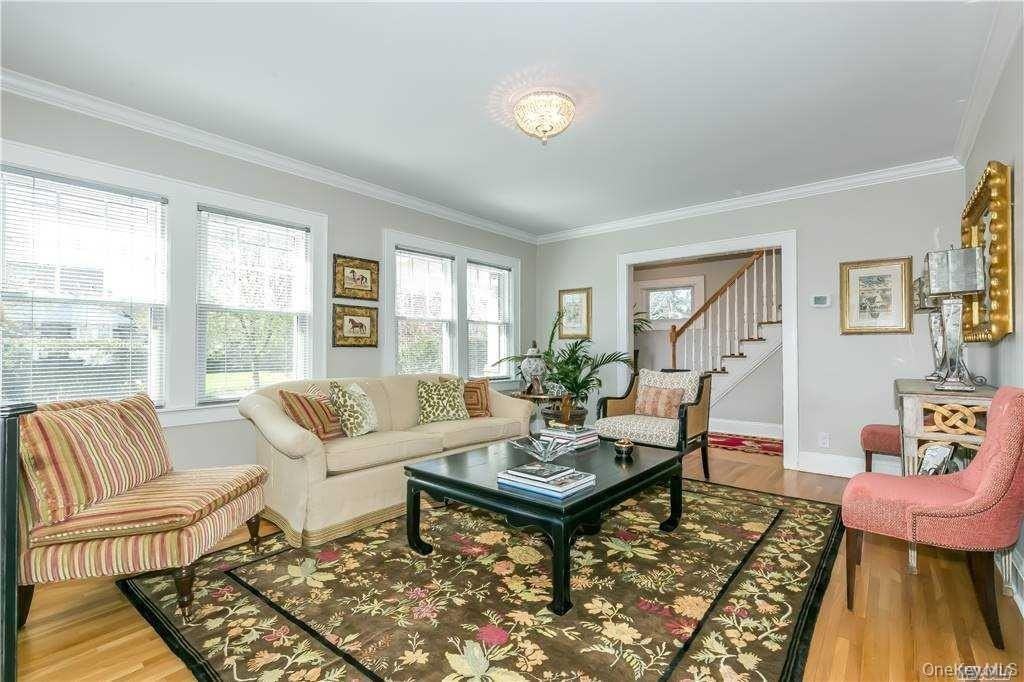 16 Union Ave - Photo 3 of 20