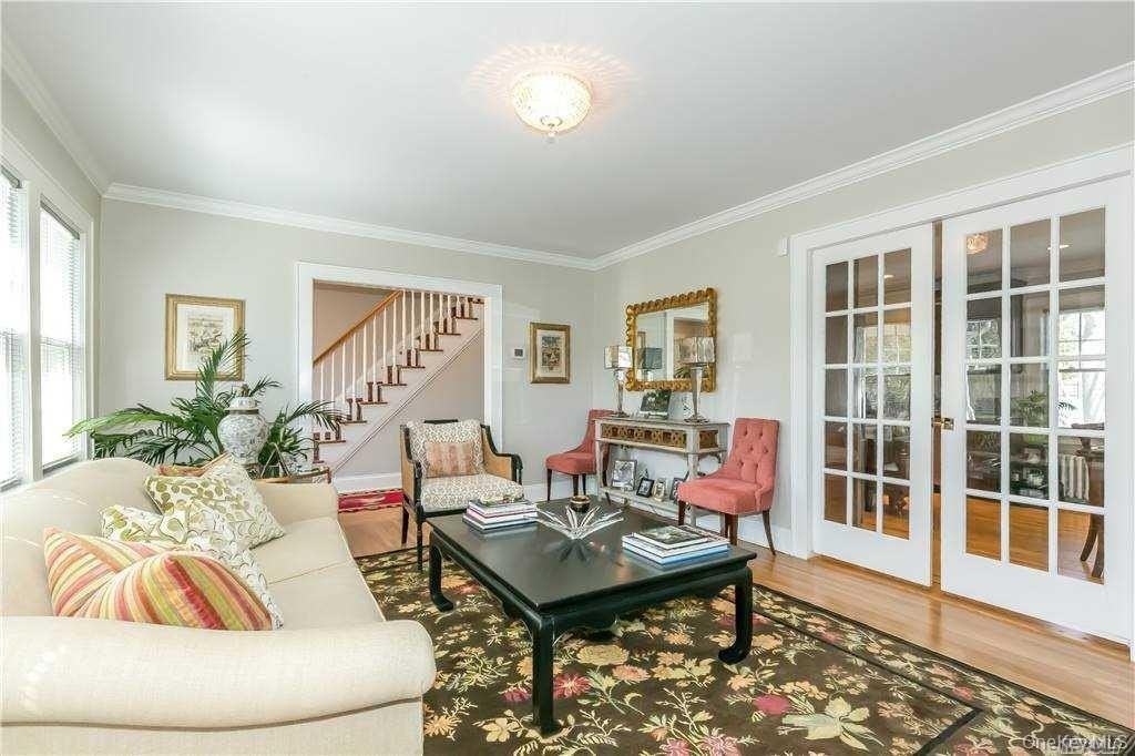 16 Union Ave - Photo 4 of 20