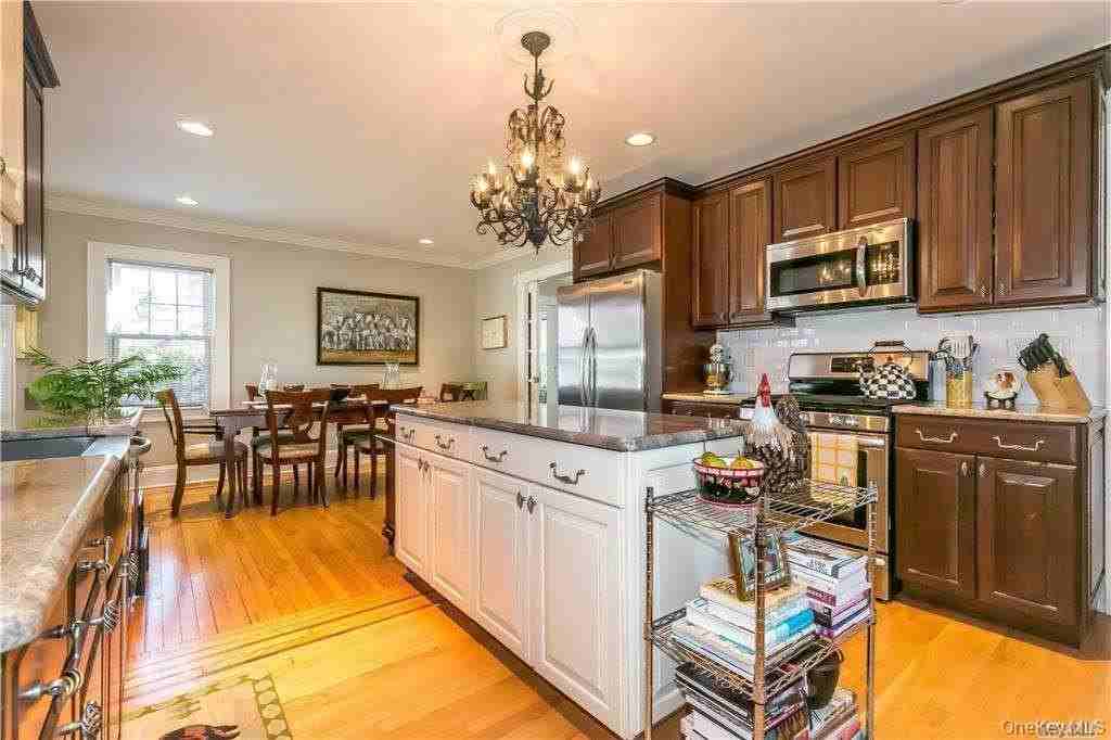 16 Union Ave - Photo 6 of 20