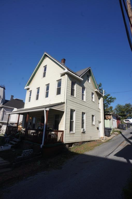 221 Walnut St - Photo 2 of 15