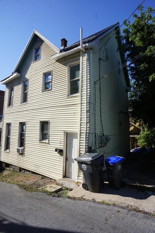 221 Walnut St - Photo 3 of 15