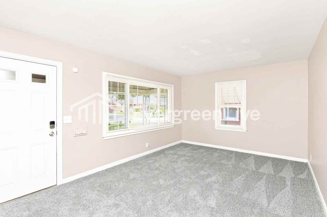 6921 Lois Dr - Photo 4 of 15