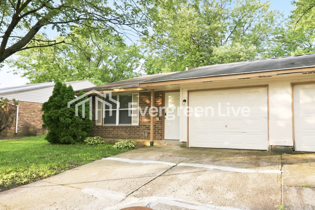 6477 Rolling Glen Dr - Photo 2 of 17