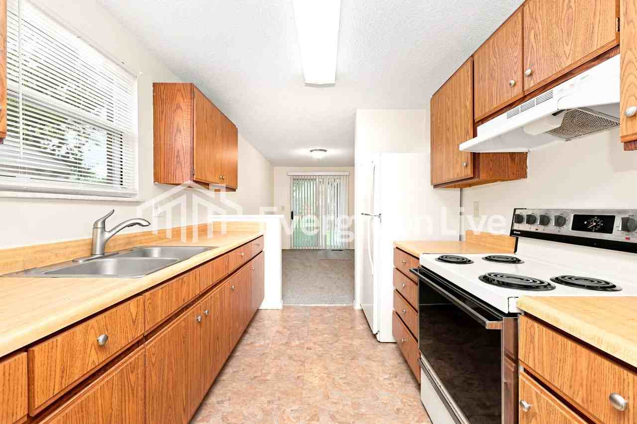 6477 Rolling Glen Dr - Photo 6 of 17