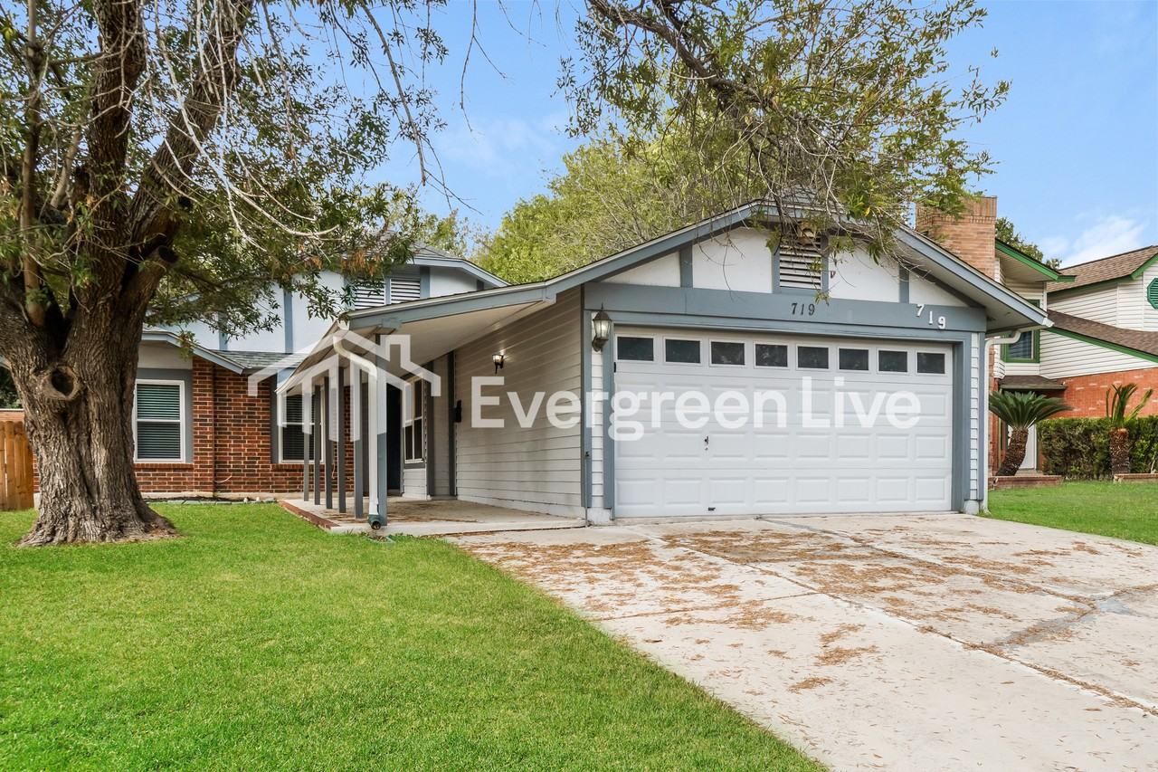 719 Cypresstree Dr - Photo 2 of 14