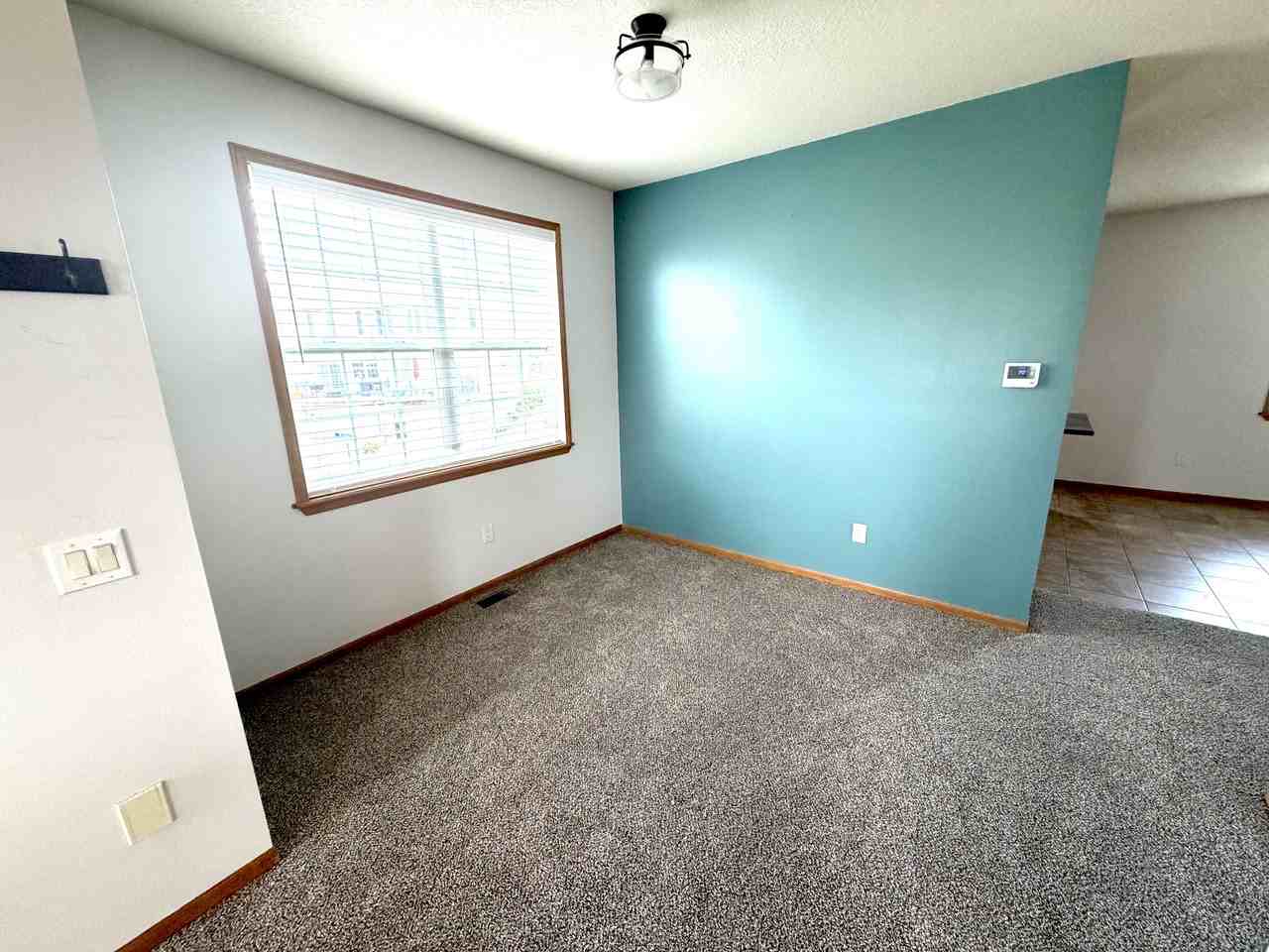 1005 Ne Kamies Ln #TH - Photo 5 of 14