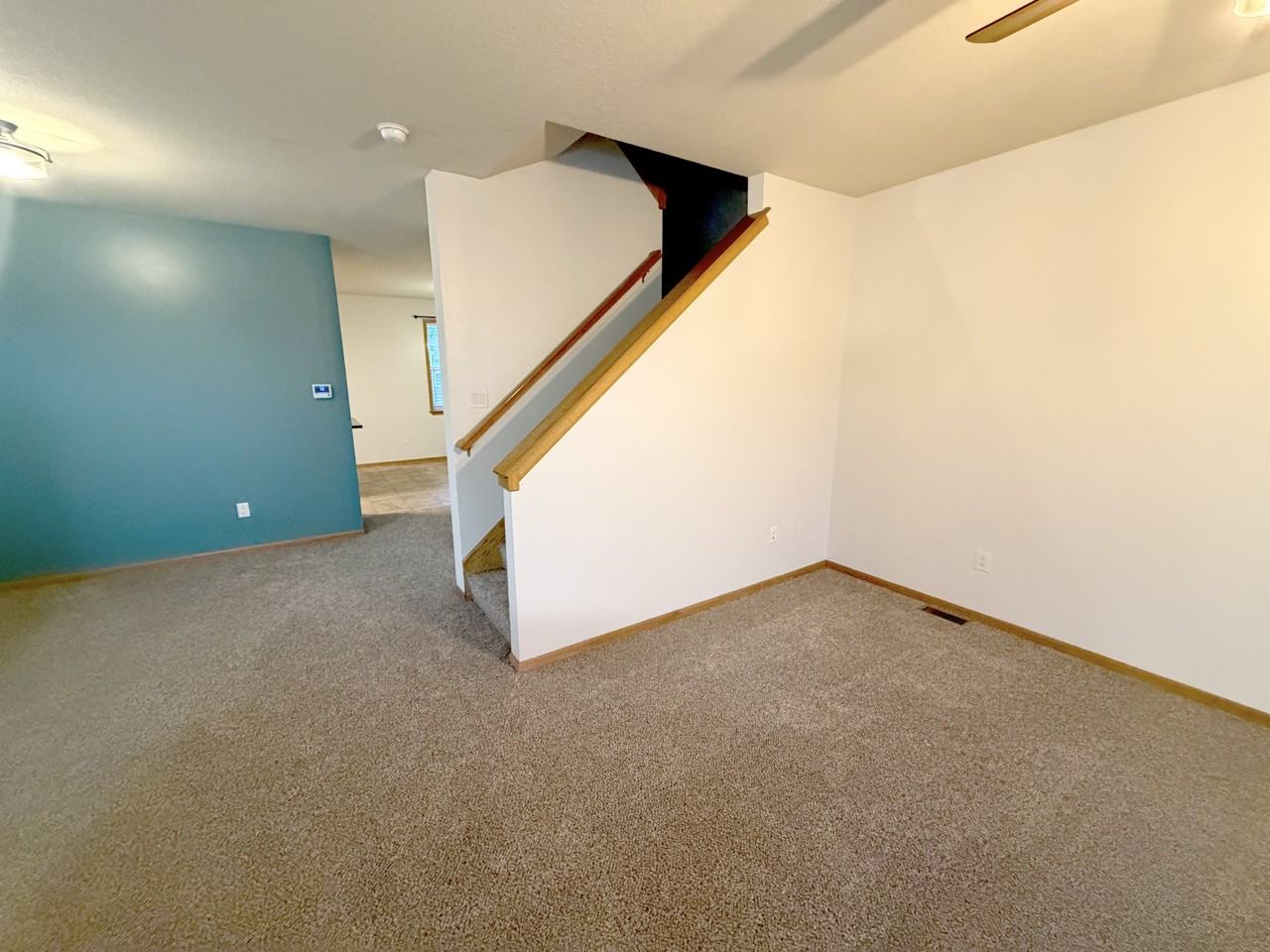 1005 Ne Kamies Ln #TH - Photo 6 of 14