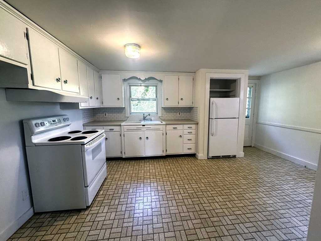 56 Spruce St #56 - Photo 6 of 14
