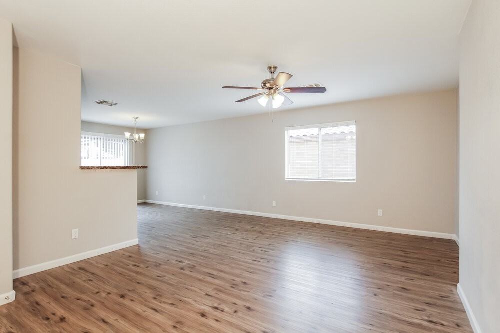 2613 S 71st Dr - Photo 5 of 16