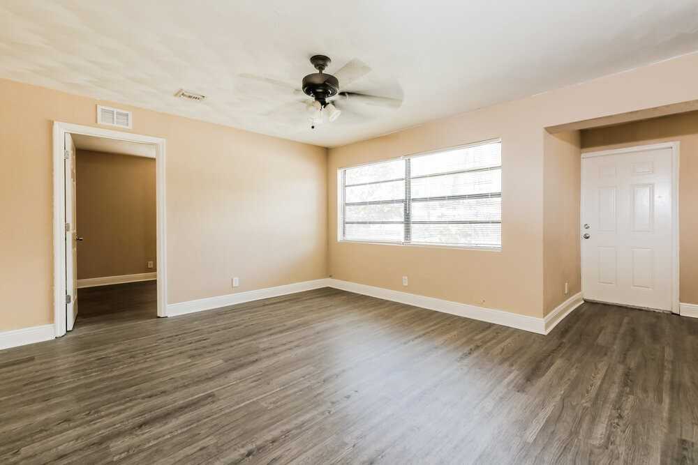 331 Sw 11th Ave - Photo 4 of 25