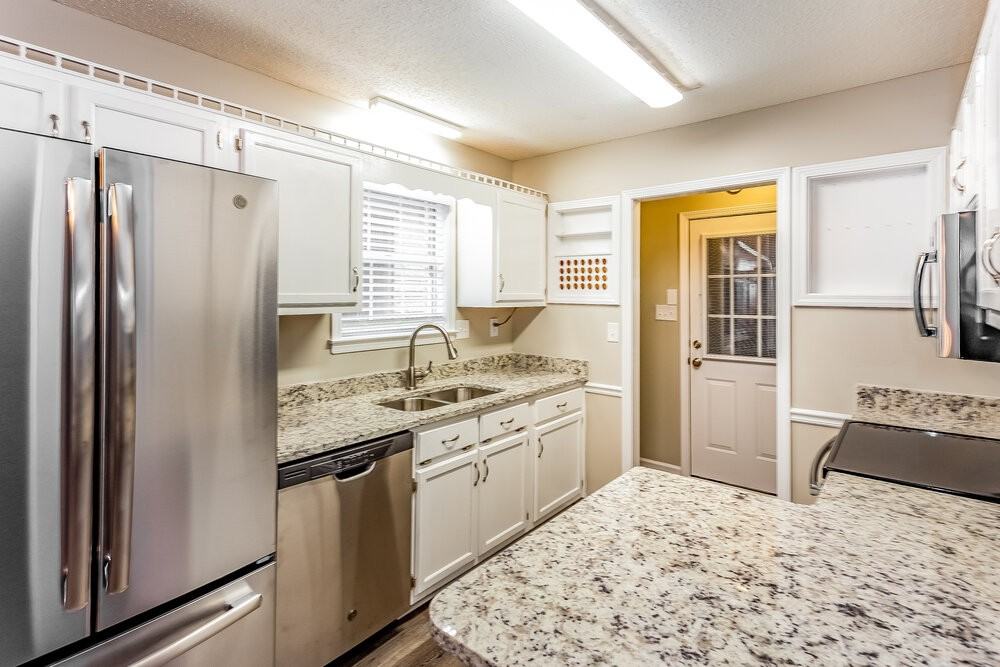7851 Chesterfield Dr S - Photo 6 of 16