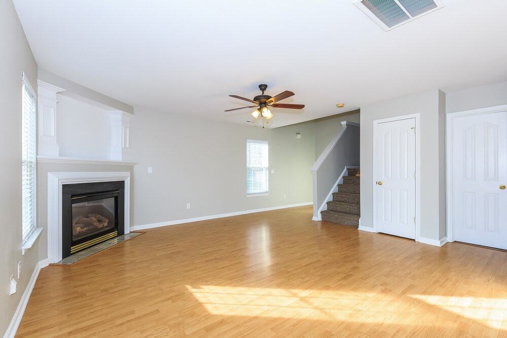 10305 Green Hedge Ave - Photo 2 of 15