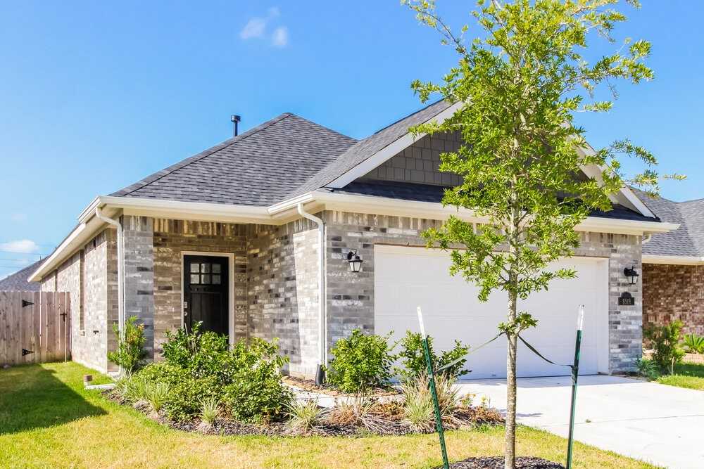 8519 Balding Dr - Photo 3 of 16