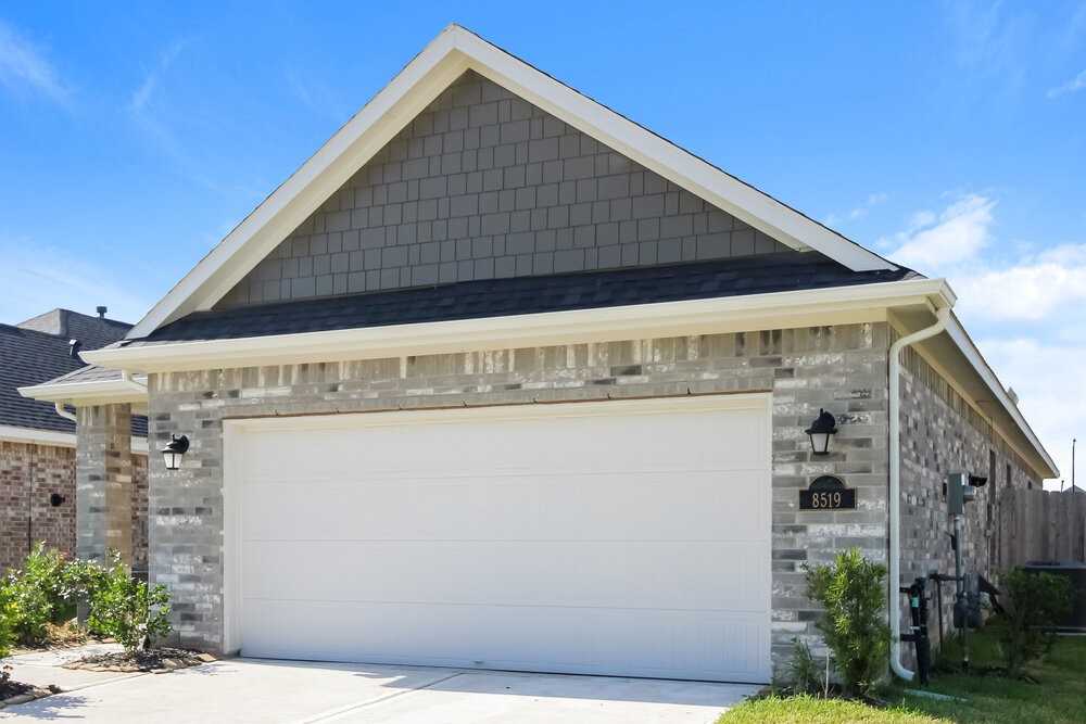 8519 Balding Dr - Photo 4 of 16
