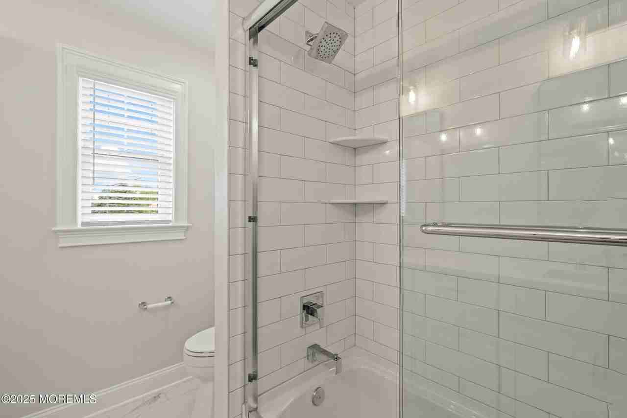 215 Brighton Ave #A - Photo 6 of 45