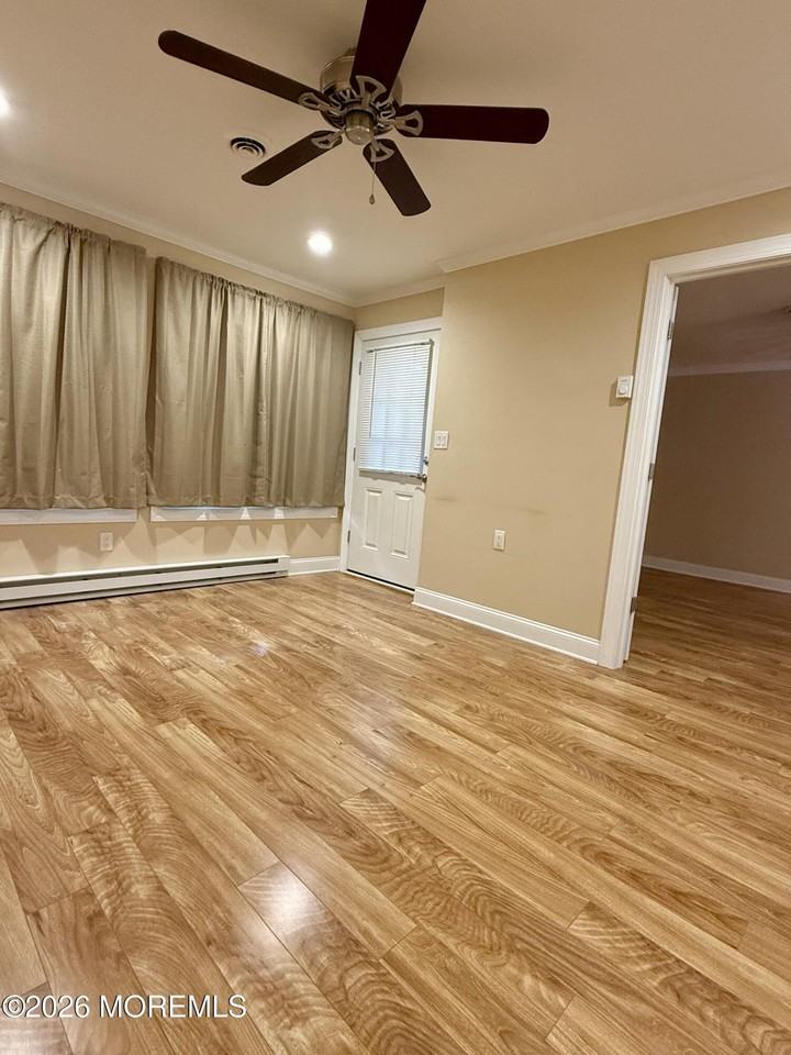 35C Edinburgh Dr - Photo 2 of 14
